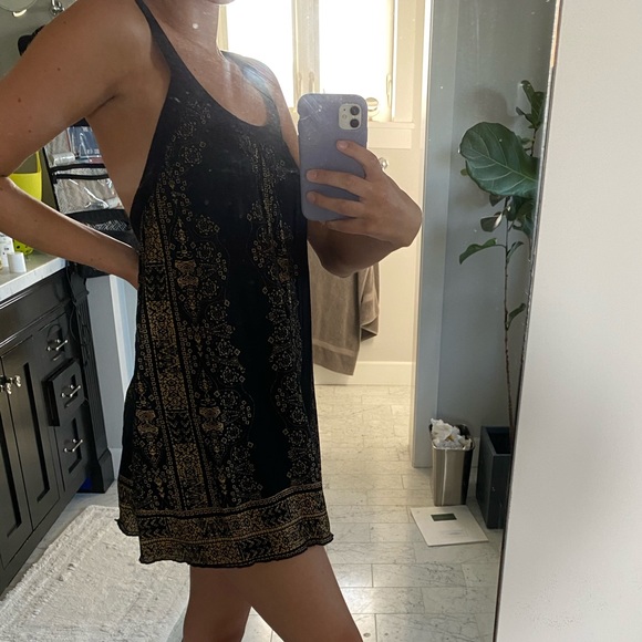 Gold Pattern Dress - Picture 2 of 5